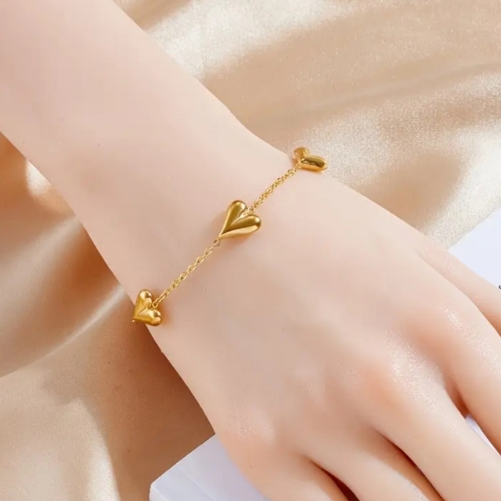 18k Gold Plated Heart Bracelet- Womem's